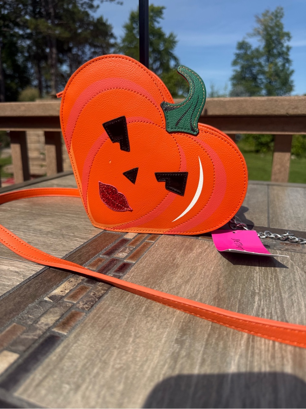 NWT Betsey Johnson Kitsch
Halloween "XO Ginger" Pumpkin Heart Crossbody Bag - Picture 2 of 13